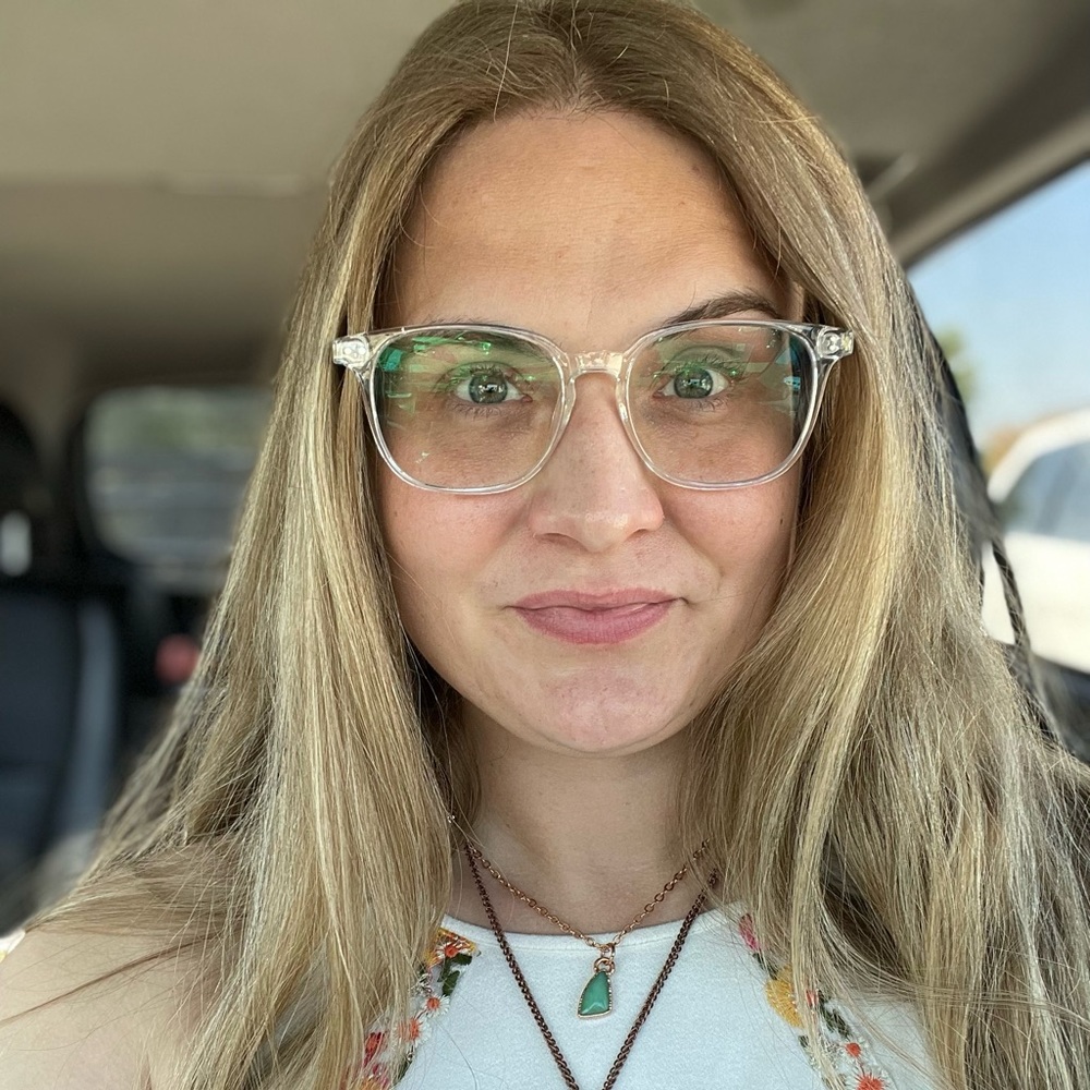 Meet your Posher, Janel